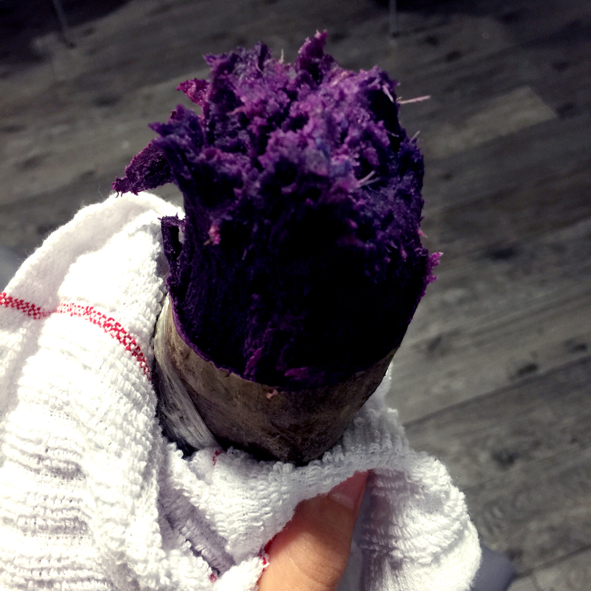 保鲜膜大法版微波炉烤红薯