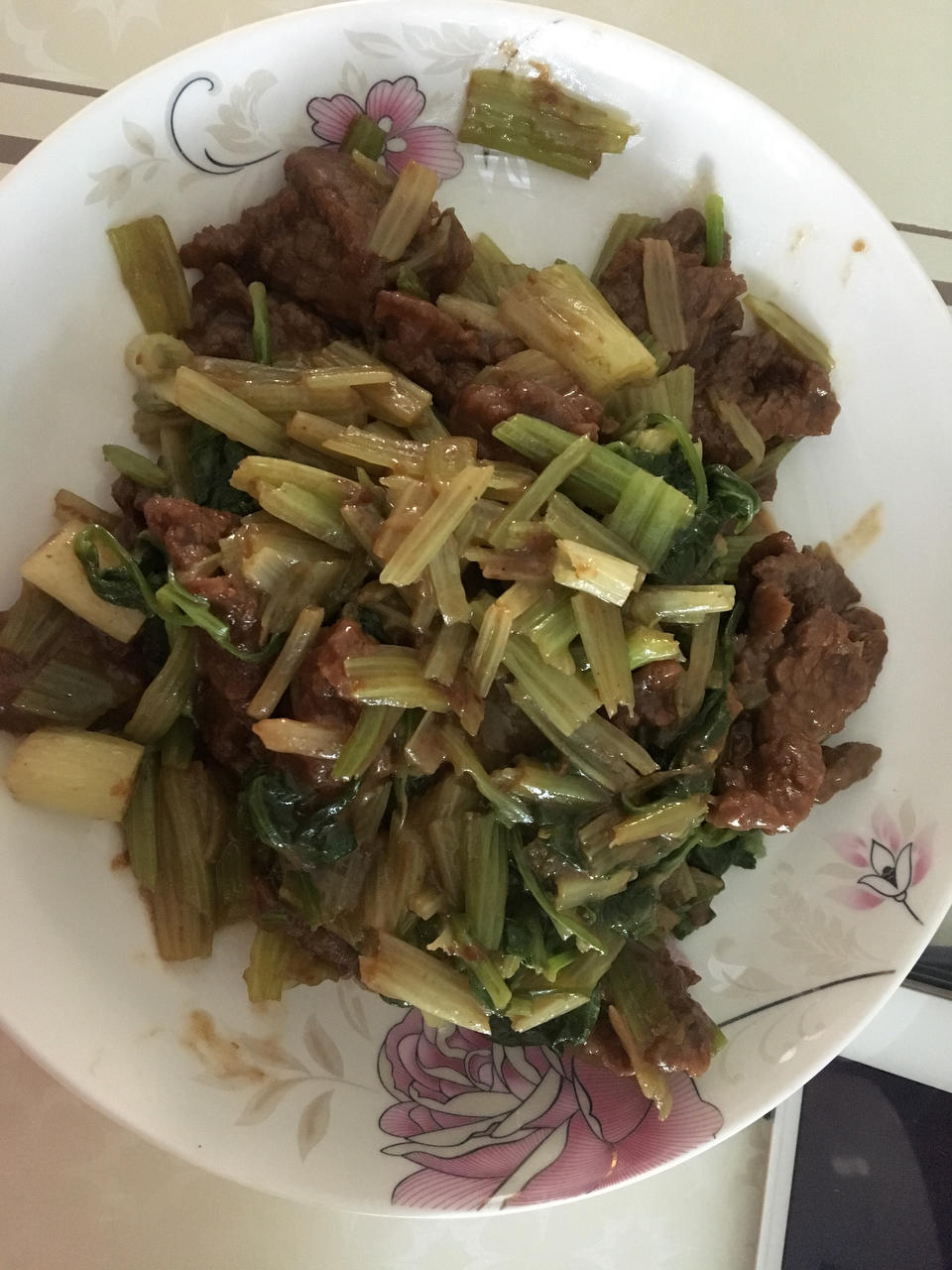 芹菜炒牛肉