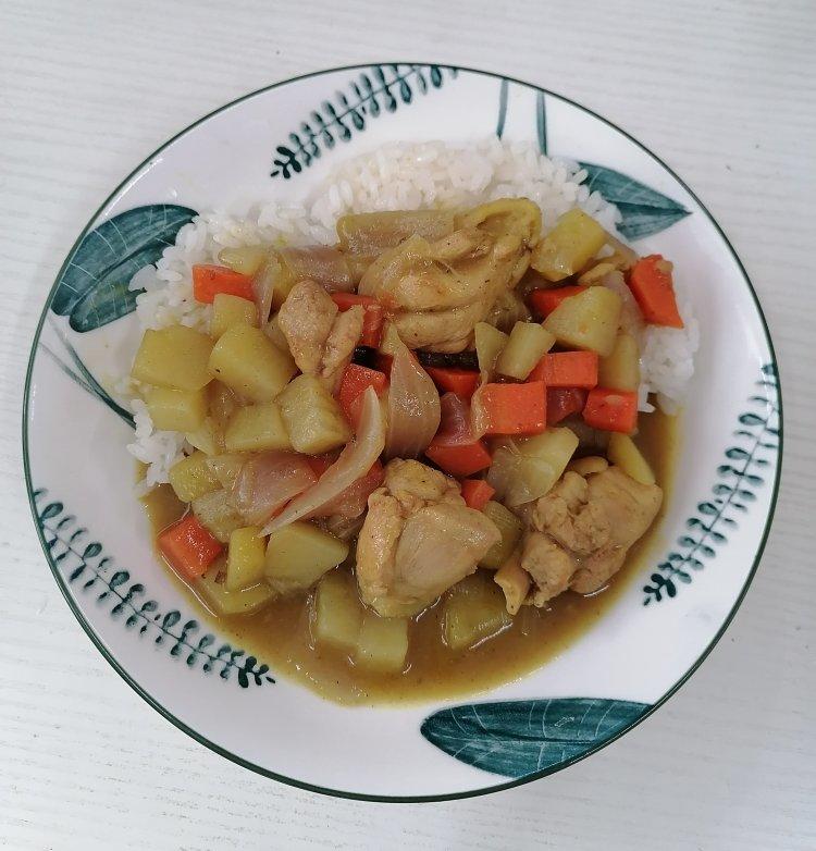 简约日式咖喱饭