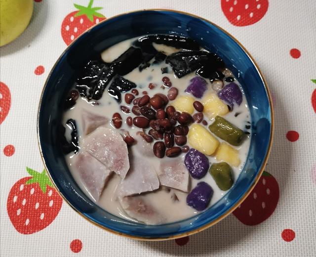 料多多的芋圆烧仙草的做法