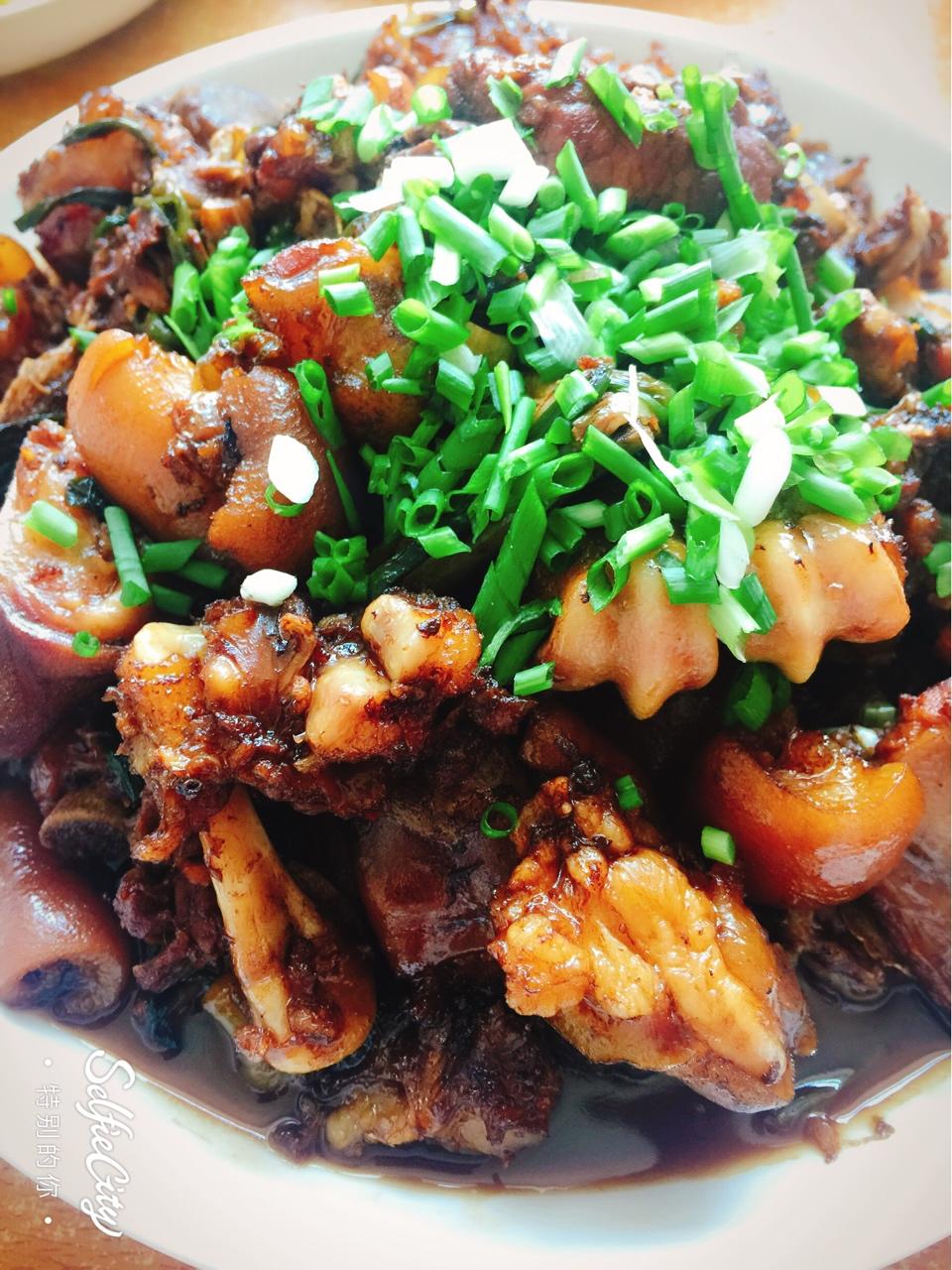 美味的家常菜：红烧猪蹄
