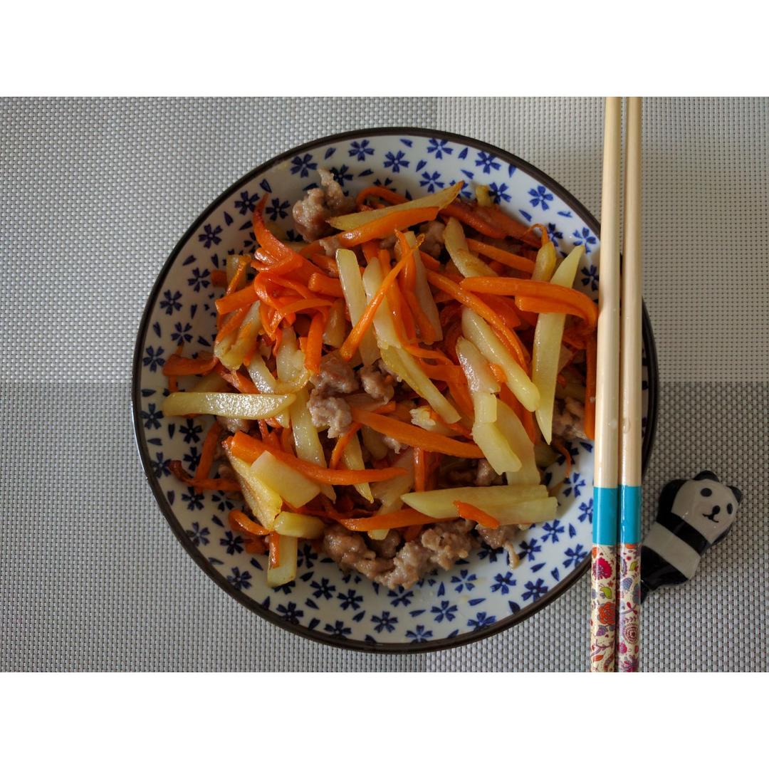 胡萝卜炒肉丝