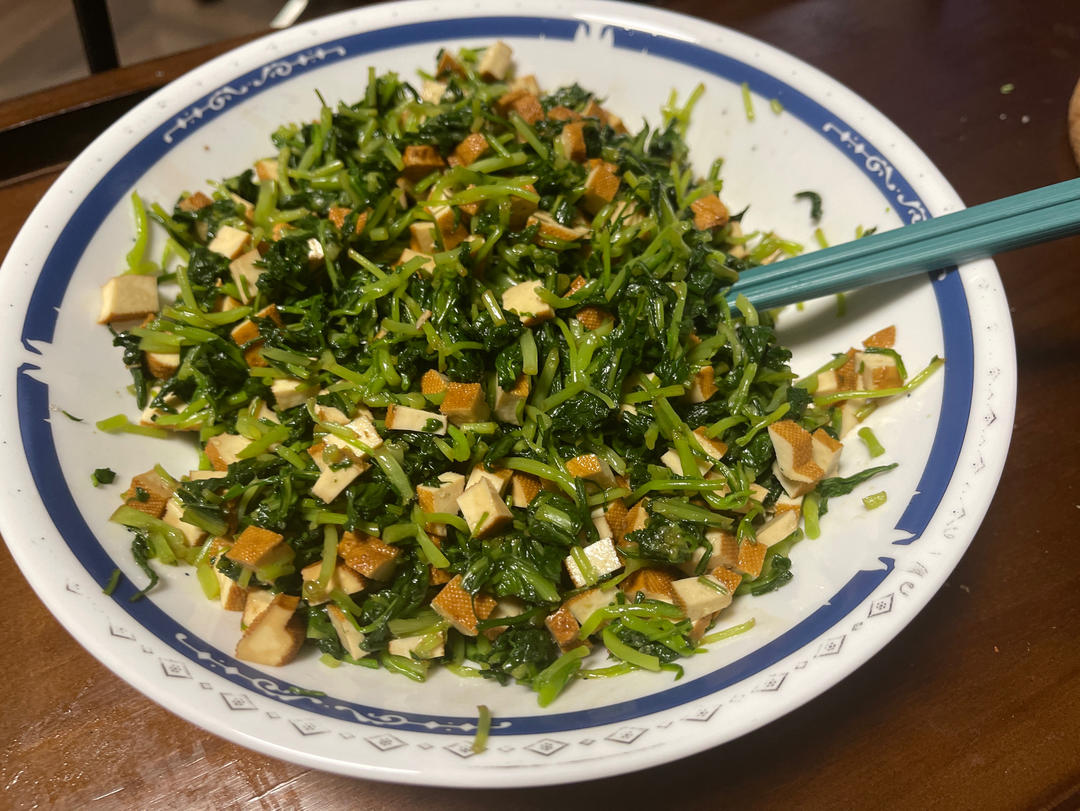 马兰头拌香干，舌尖上的春意一定要尝！