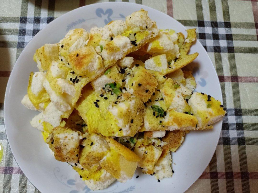 快手早餐新吃法:馒头摊鸡蛋