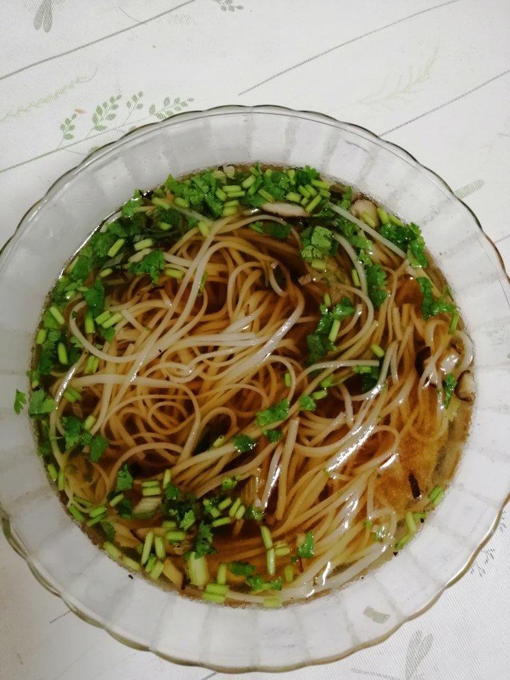 十分钟就能吃上的快手热汤面