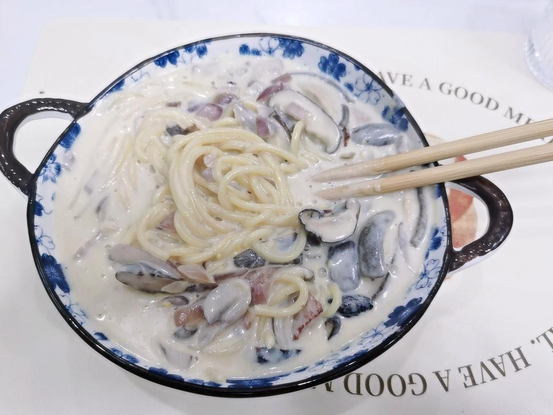 厨房小白也不会翻车的【奶油培根意大利面】
