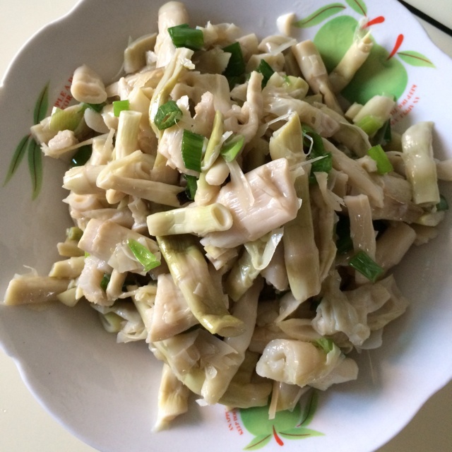 宁余做的凉拌笋干丝