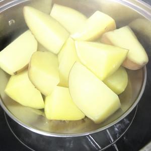 云南菜—老奶洋芋的做法 步骤2