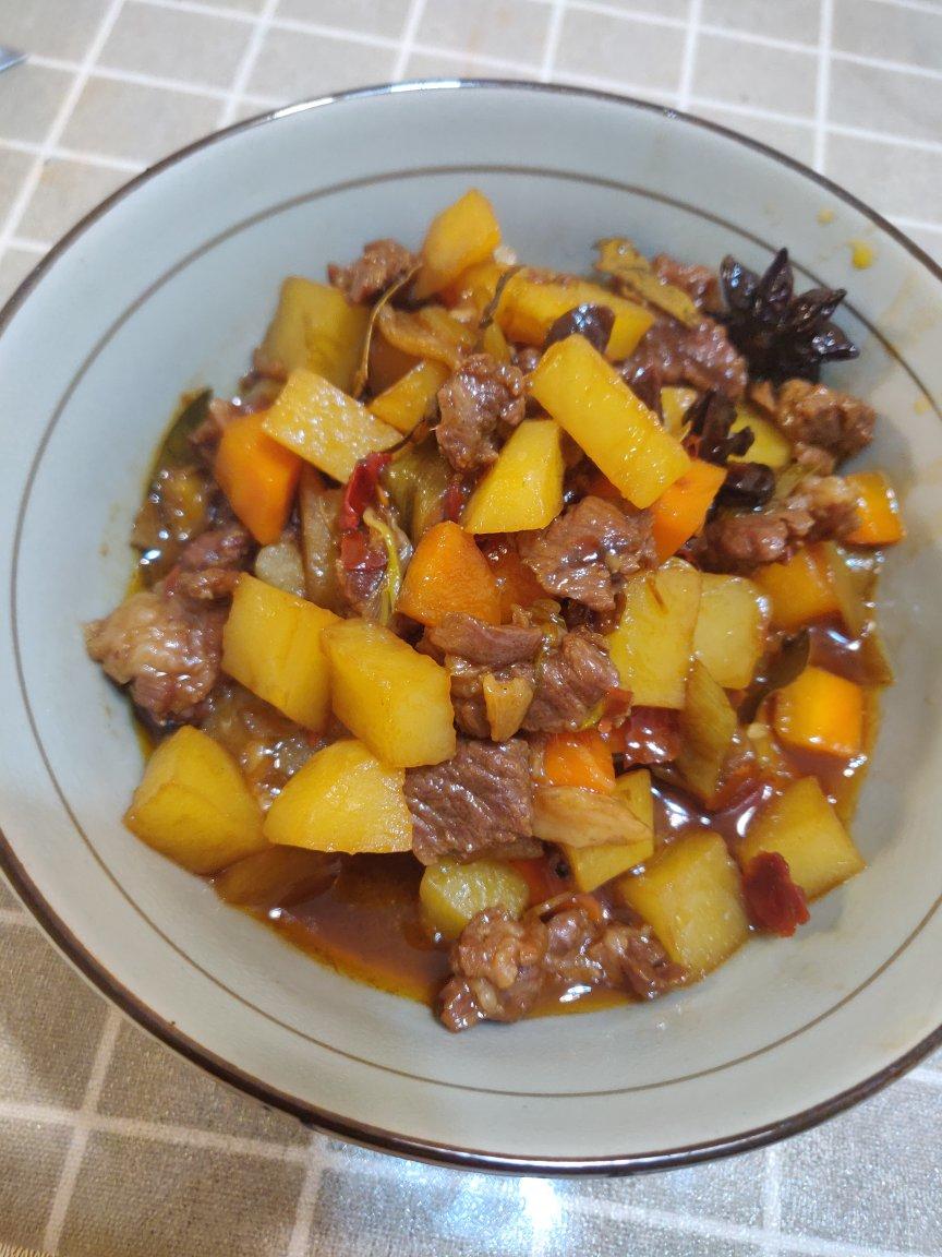 土豆焖牛腩