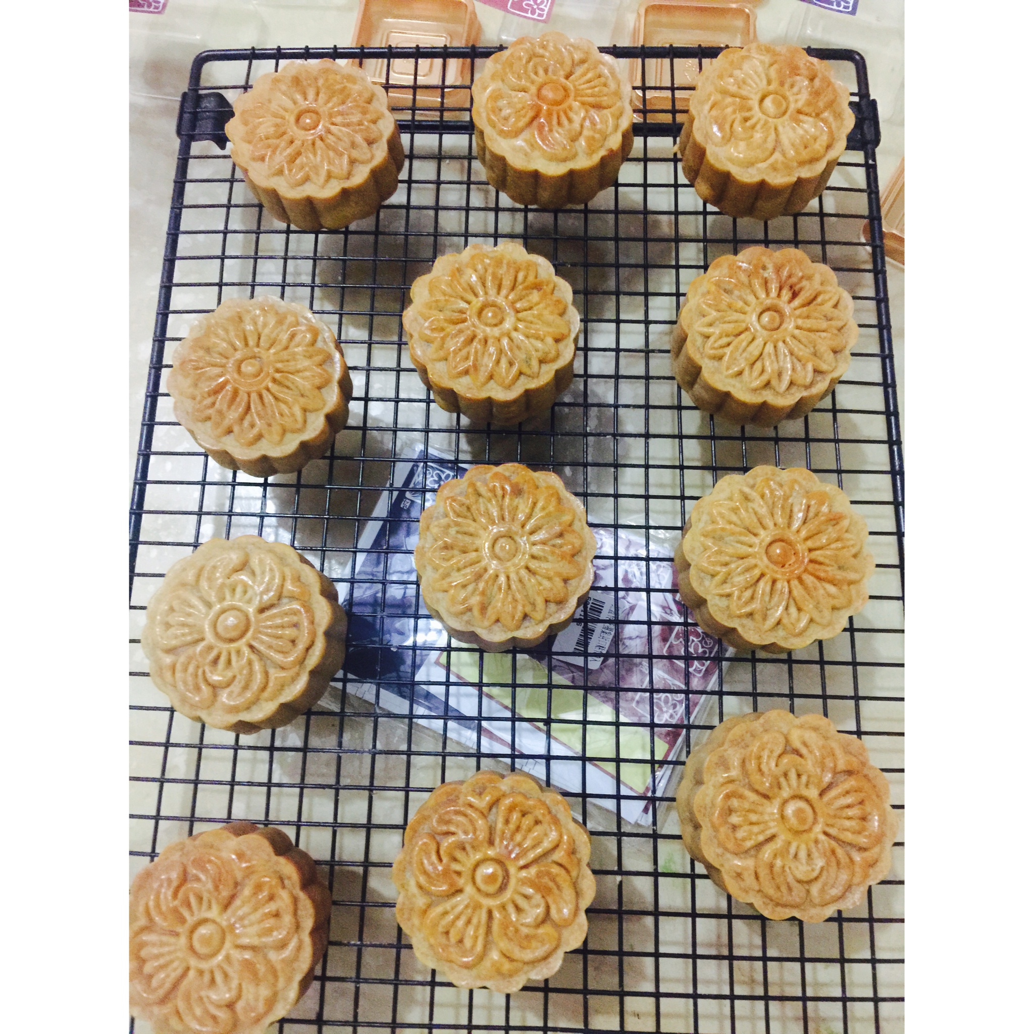广式月饼—蛋黄莲蓉月饼