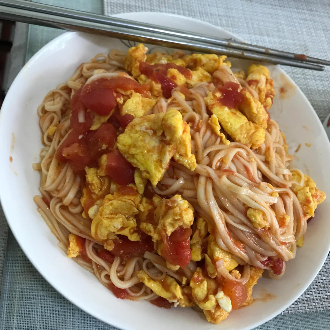 恨不得抱着锅舔的番茄鸡蛋面