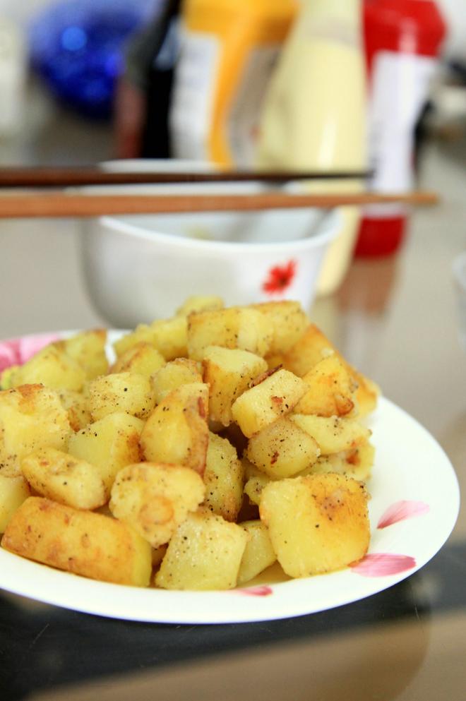 黄油香煎土豆块的做法