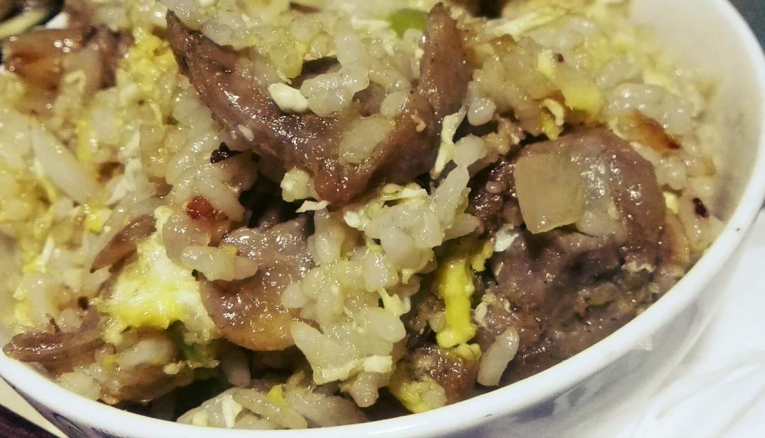爆好吃的无敌腊肠炒饭
