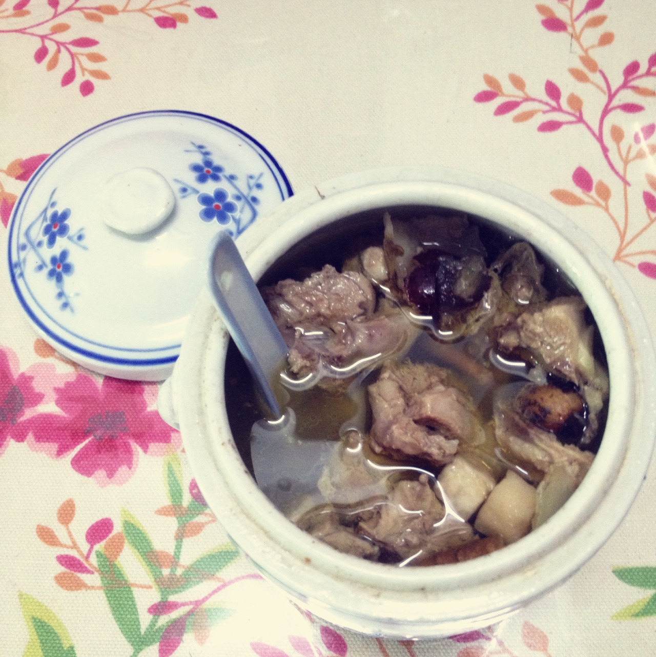 山药炖鸡汤