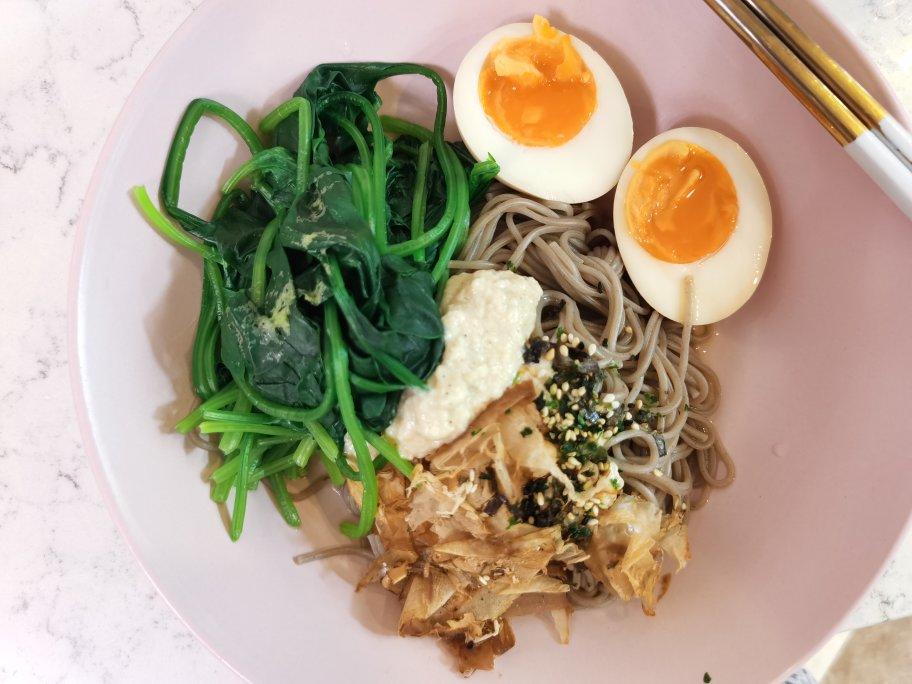 菠菜溏心蛋味噌豆腐酱拌荞麦面【健康一锅端】