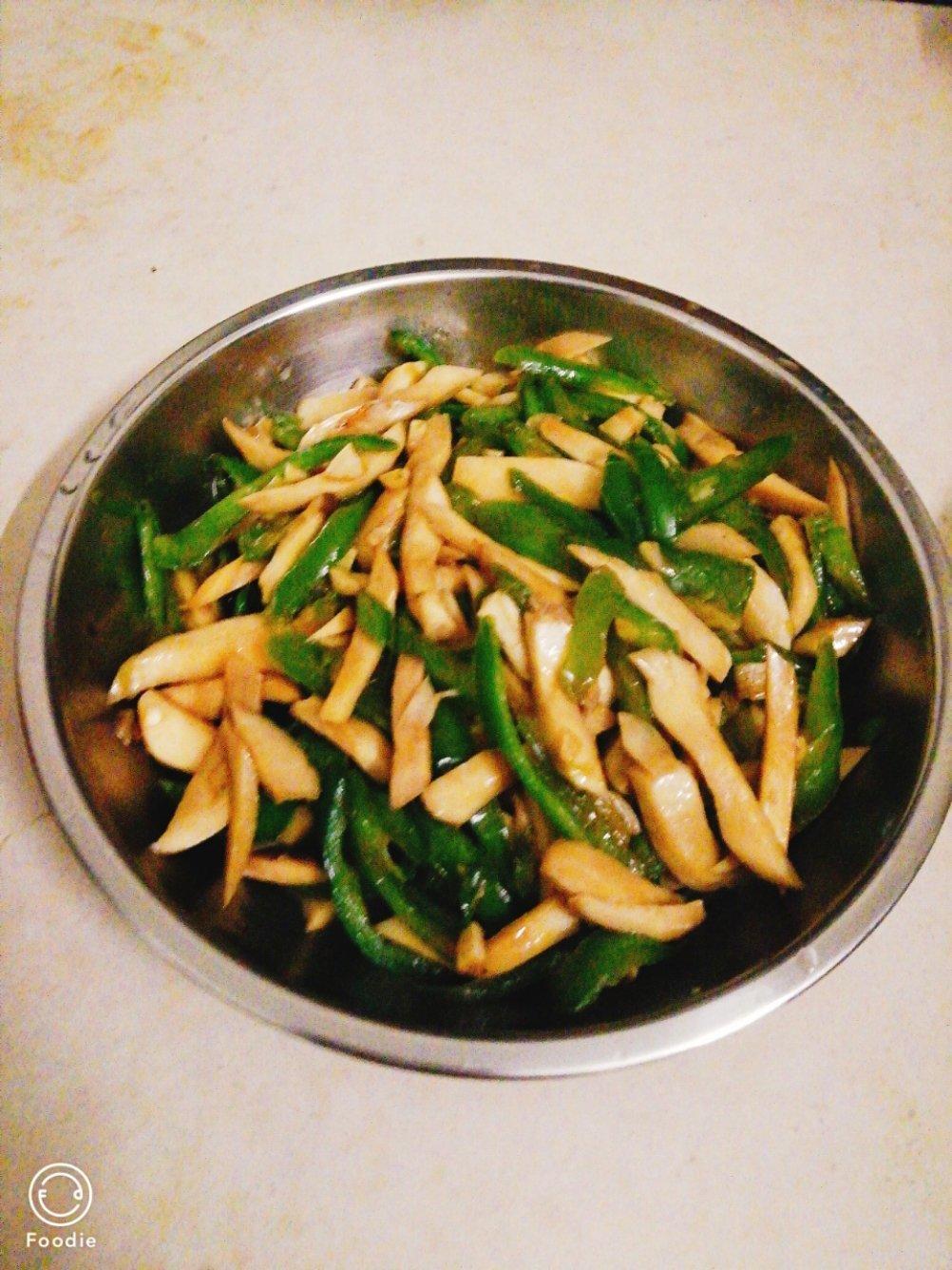 青椒素炒杏鲍菇