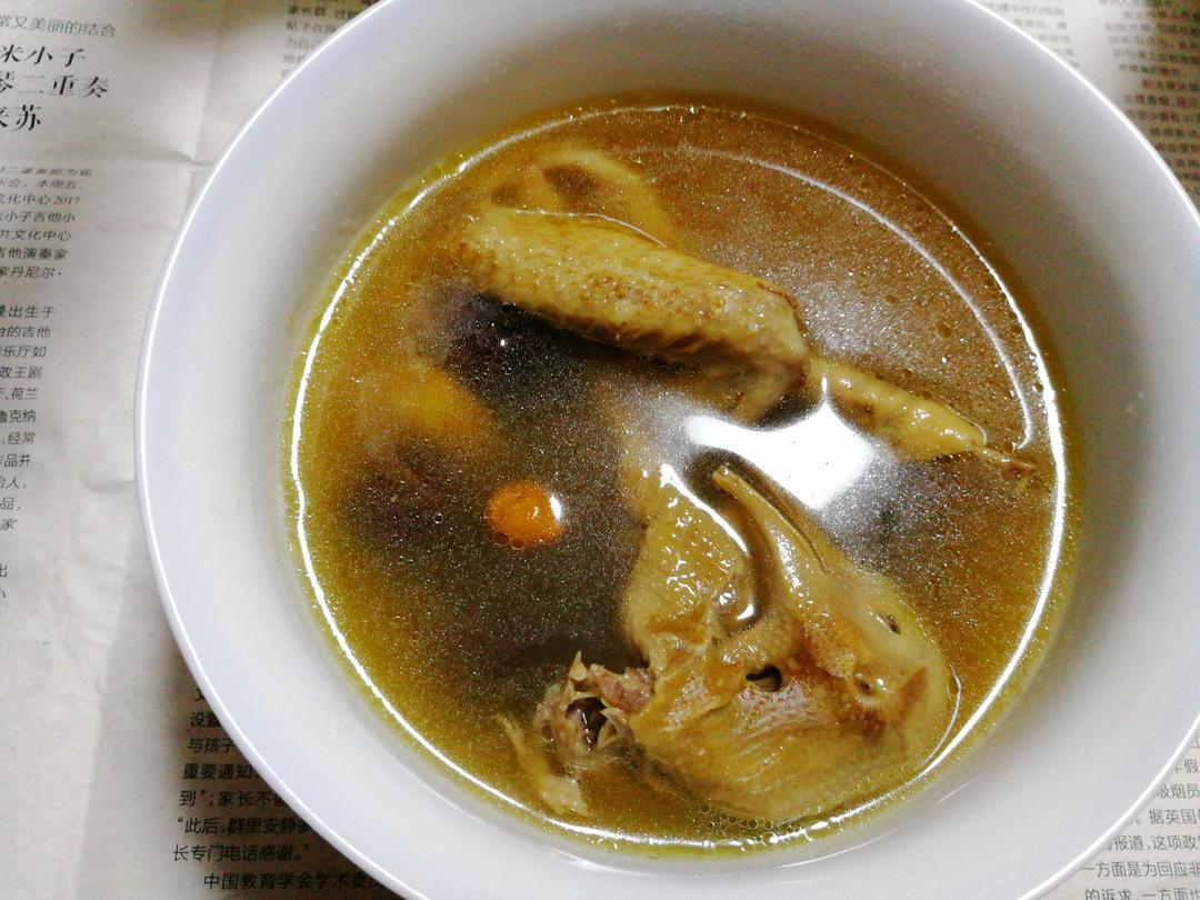 枣杞乳鸽汤
