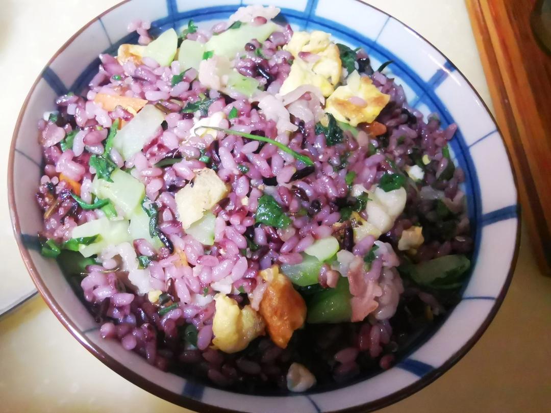 春食荠菜，去湿健脾泻肝火