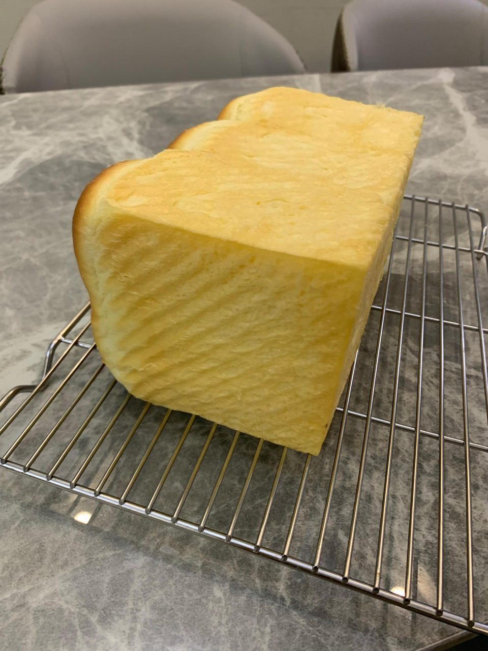 椰子奶酥小方方吐司面包