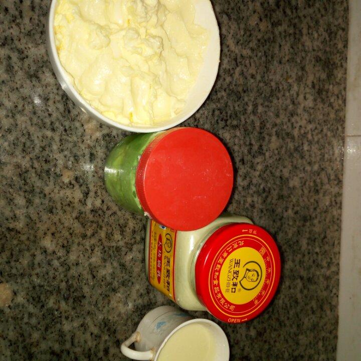 家庭自制黄油和酪乳 Homemade Butter and Butter Milk