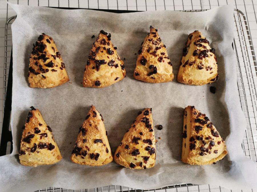 满屋飘香，口口都是满足——酥松香甜的蔓越莓蜜豆司康