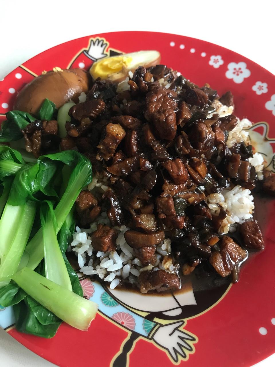 洋葱酥卤肉饭