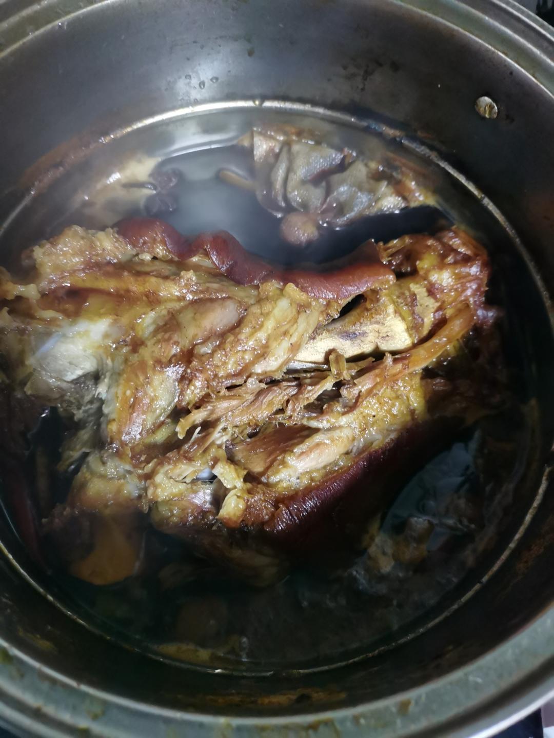 【红烧肘子】（家庭版卤蹄膀）