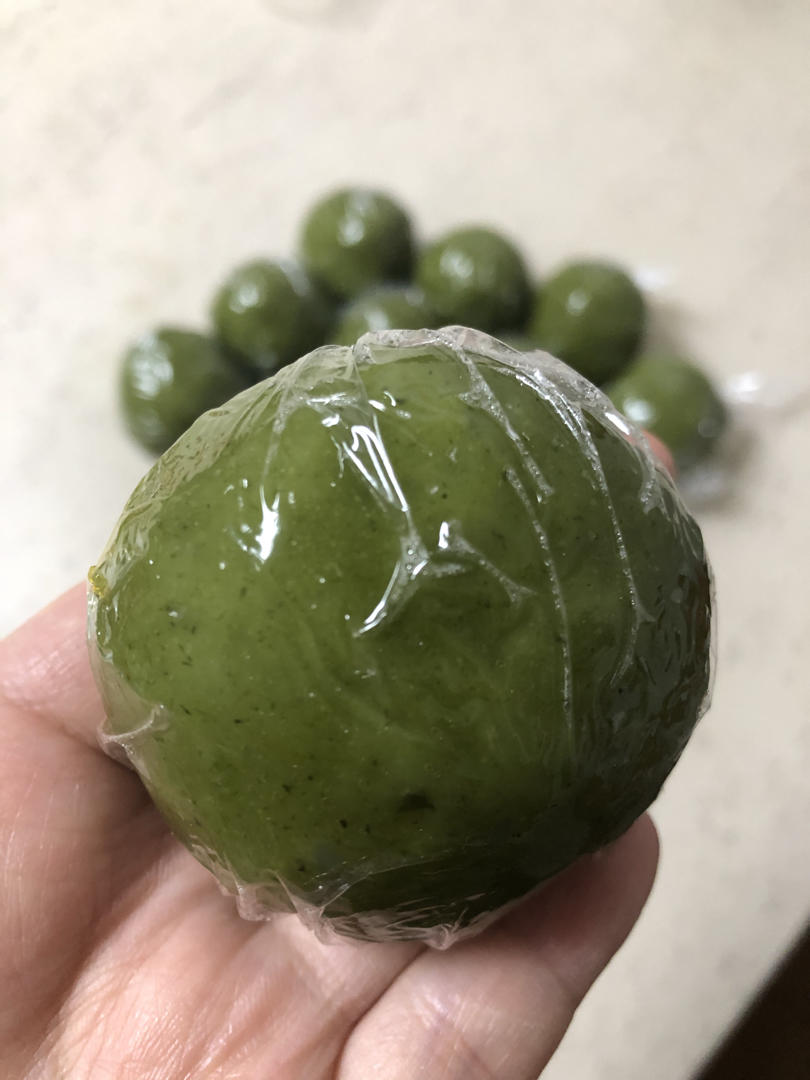 清明必吃的艾草青团