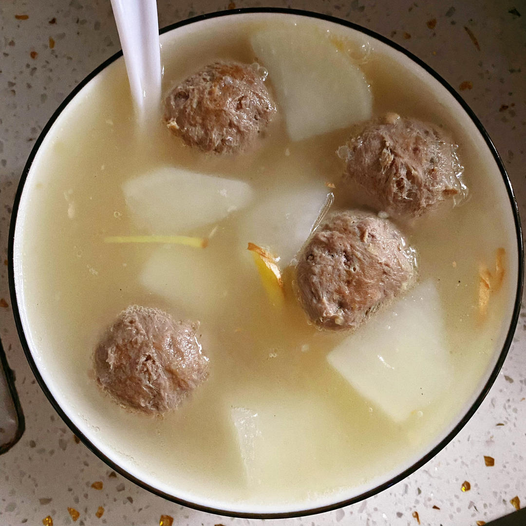 牛肉丸子萝卜汤，简单易做的鲜美味道