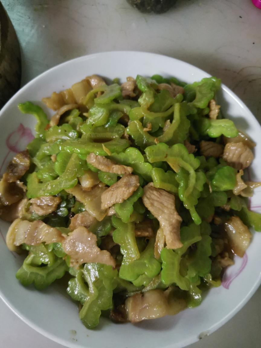 苦瓜炒肉的做法