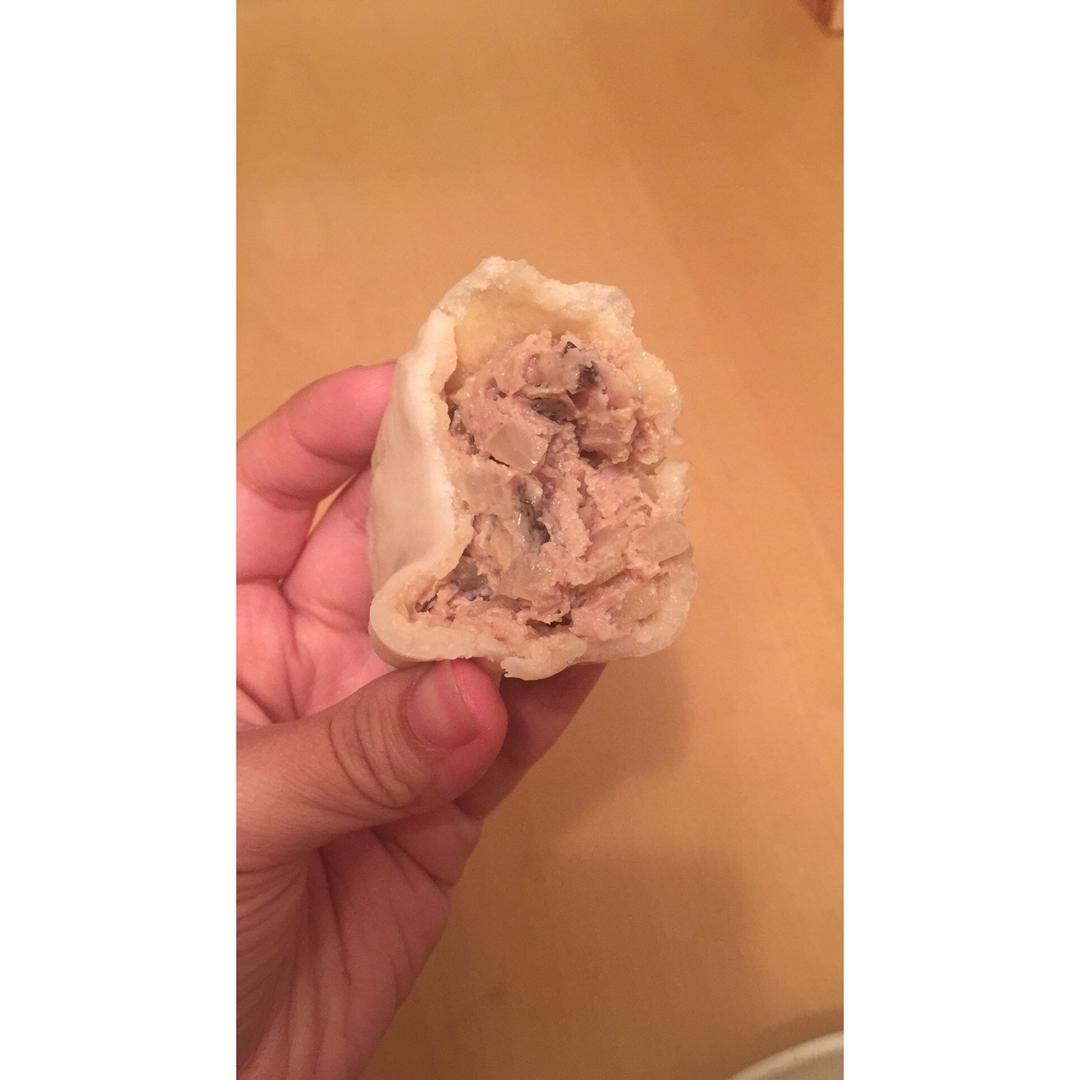 鲜美多汁的洋葱牛肉包子