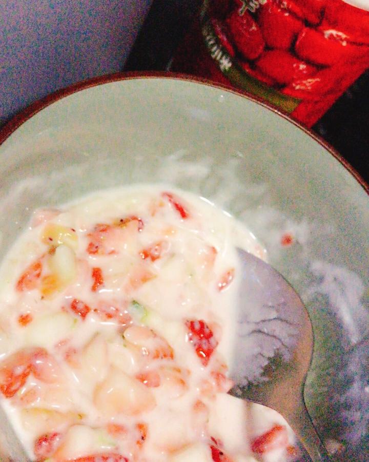 草莓酸奶三明治