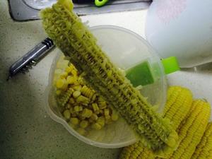 好喝停不下来的玉米汁（豆浆机版）的做法 步骤2