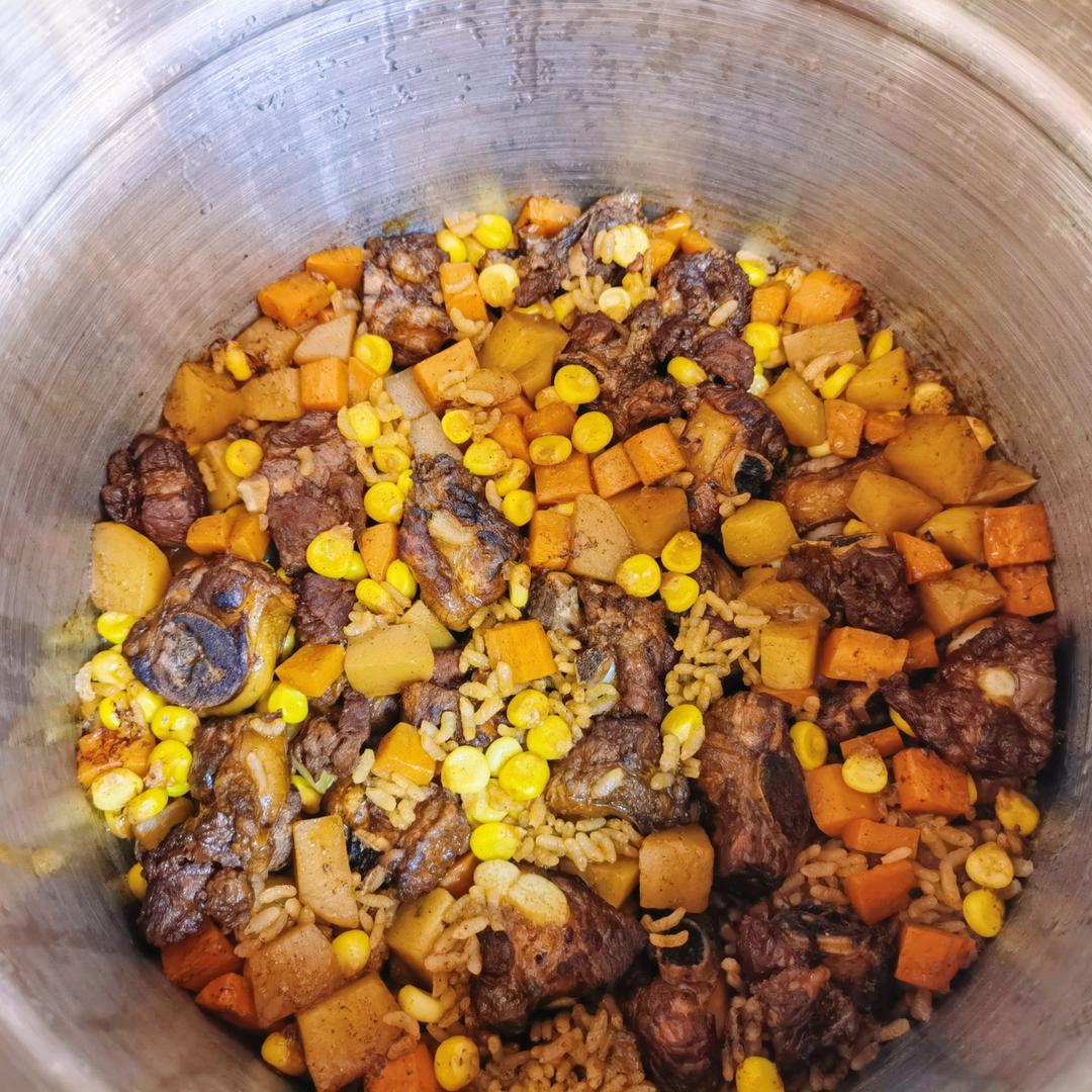 电饭锅排骨土豆焖饭