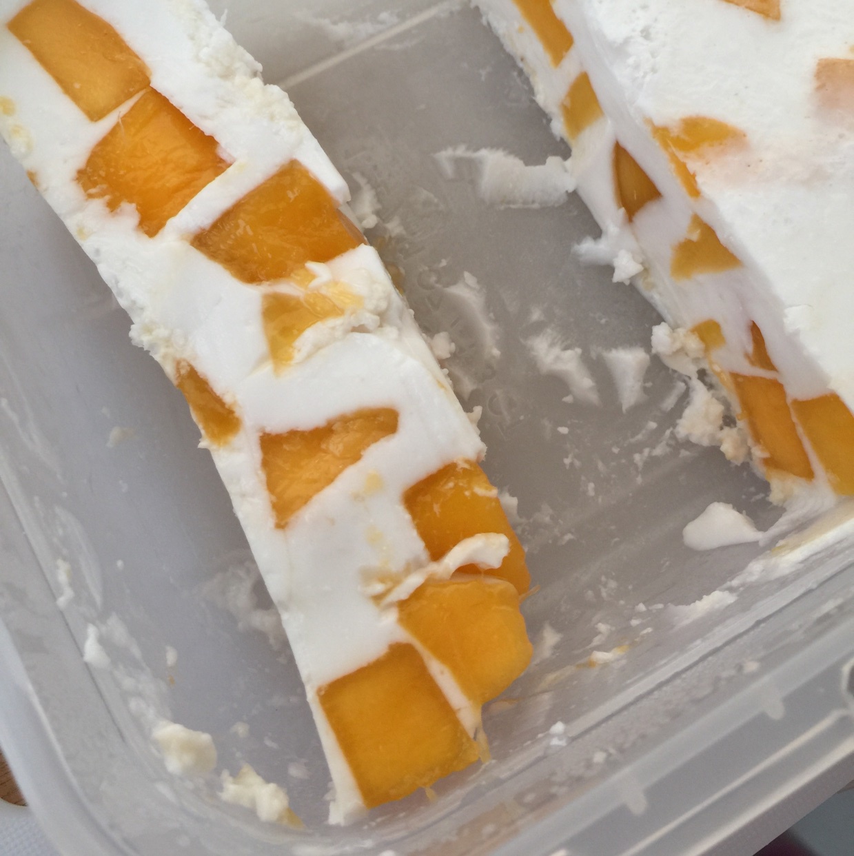 粒粒芒果椰汁冻糕