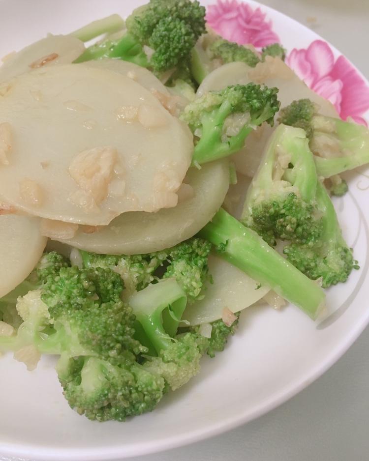 蒜蓉西兰花土豆片