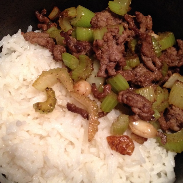 芹菜牛肉末「下饭神器」