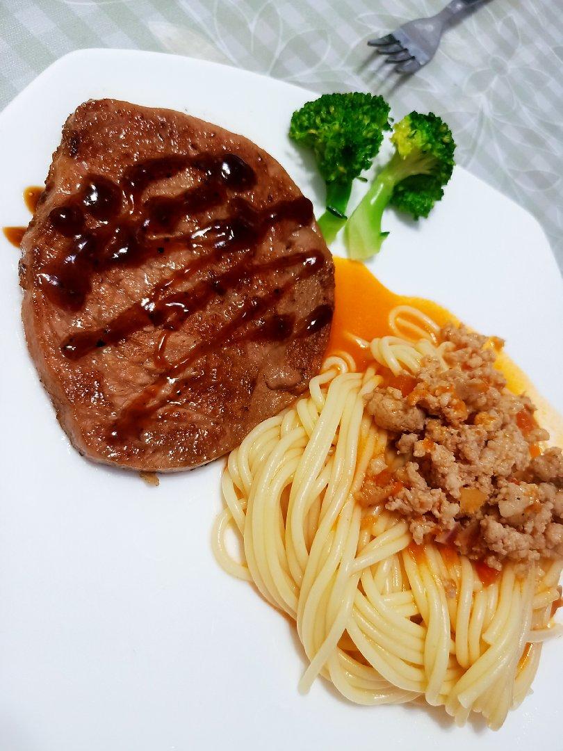 （完胜必胜客的）番茄肉酱意大利面～