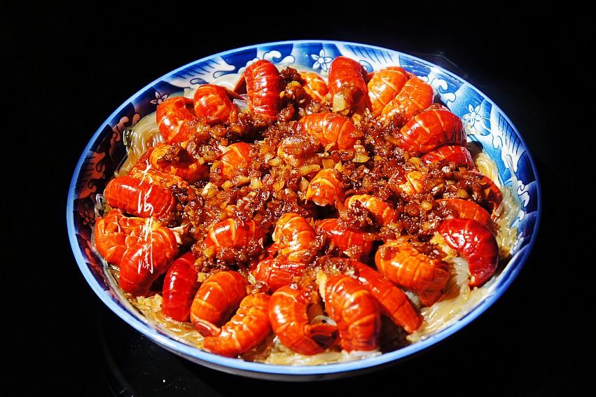 蒜蓉粉丝蒸龙虾尾