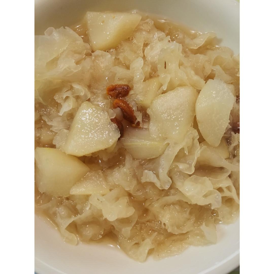 冰糖银耳梨汤