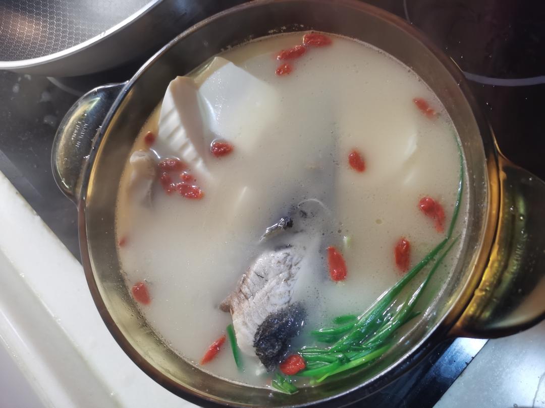 鱼头豆腐汤