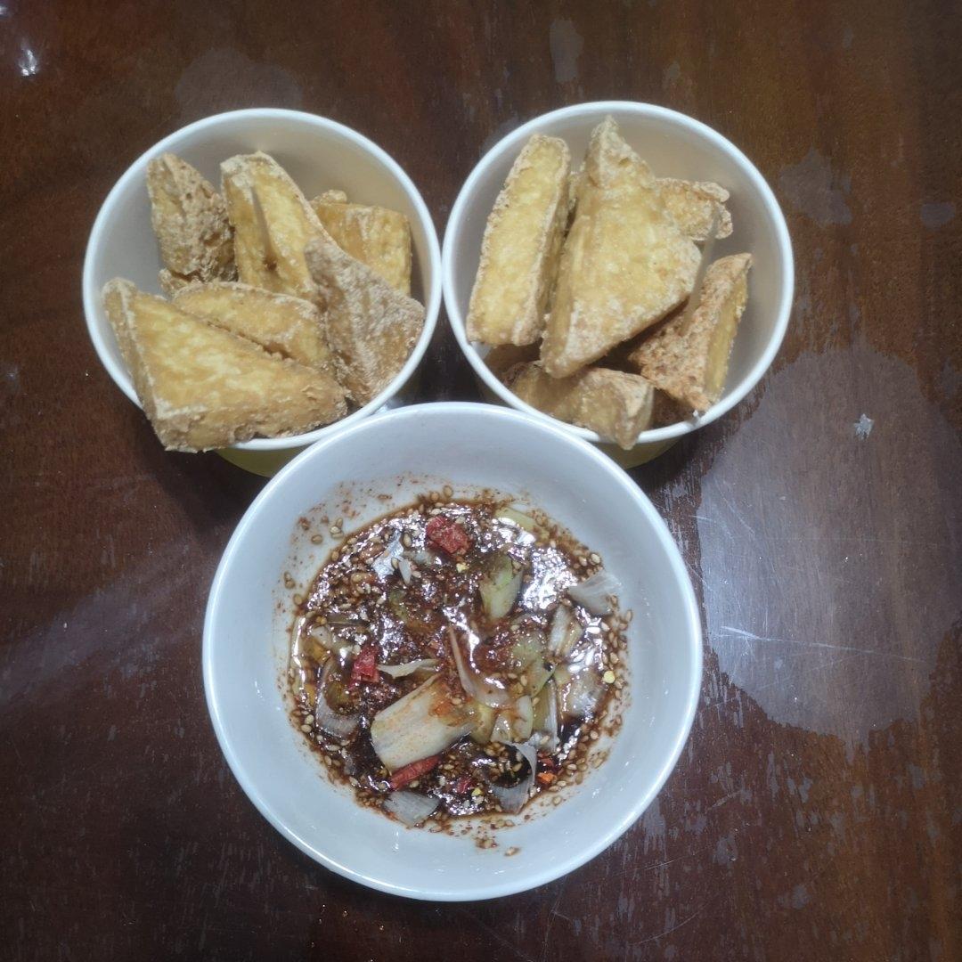 直逼夜市臭豆腐～空气炸锅烤豆腐（附灵魂蘸酱）