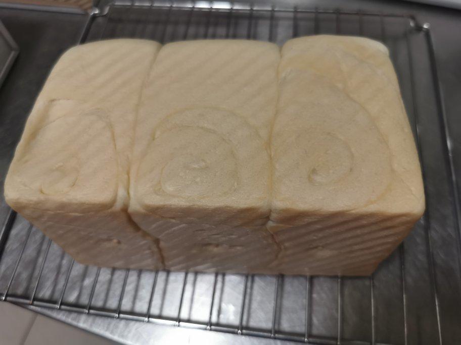 吐司，奶香手撕面包，超级香浓