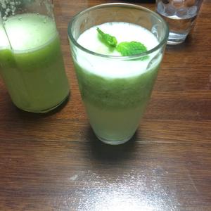 纤体清肠青瓜汁的做法 步骤5
