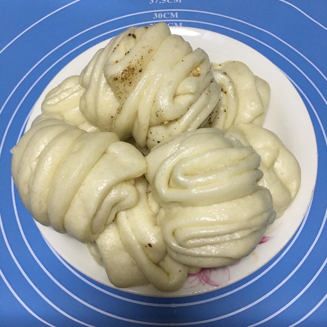 快手发面大花卷（含和面、揉面手法）