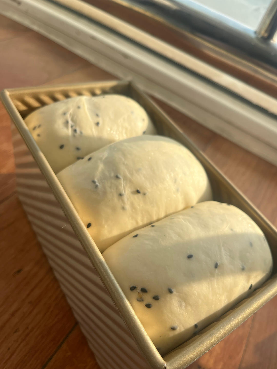 咸盐黑芝麻吐司