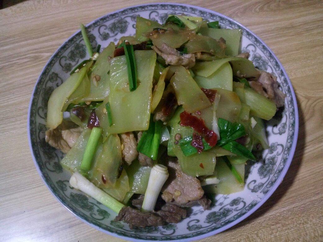 莴笋炒肉片