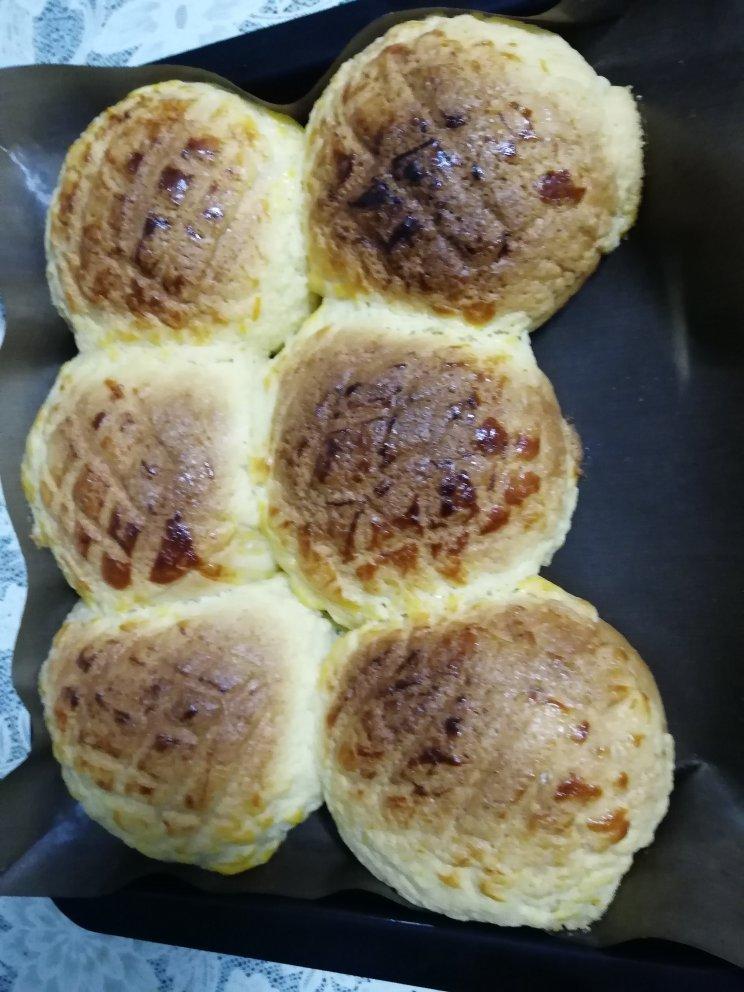 好吃到炸裂的港式菠萝包（附带制作酥皮的小视频）