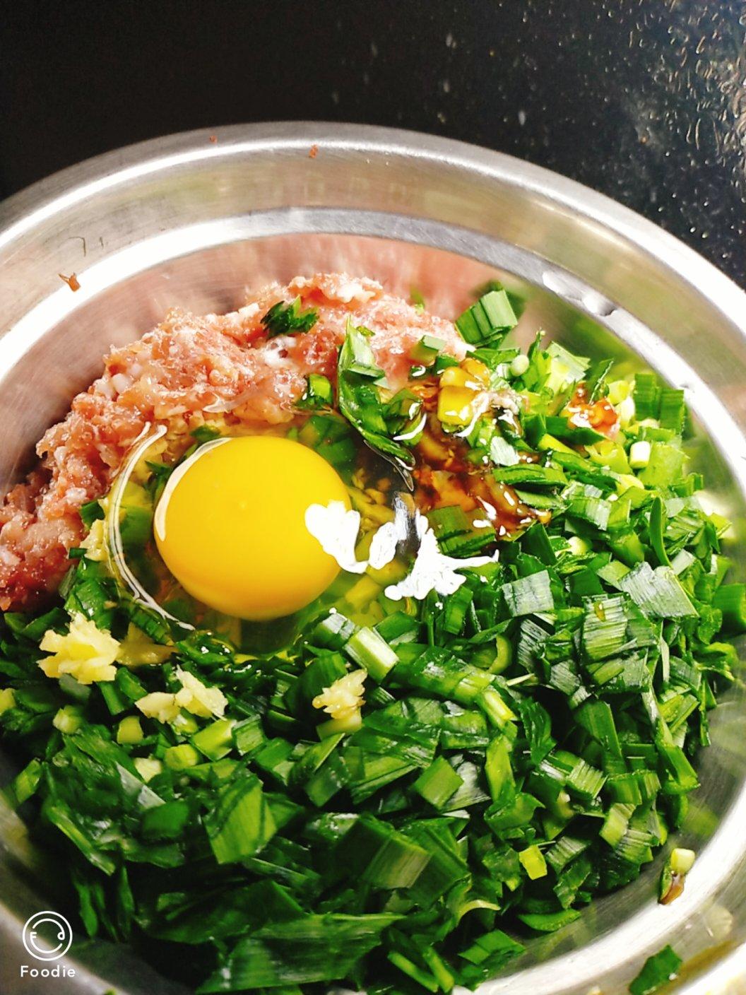 韭菜猪肉饺子(最简单最好吃又最多汁的饺子)