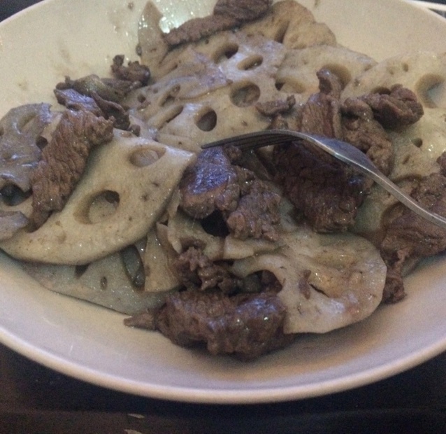 黑椒藕丁炒牛肉